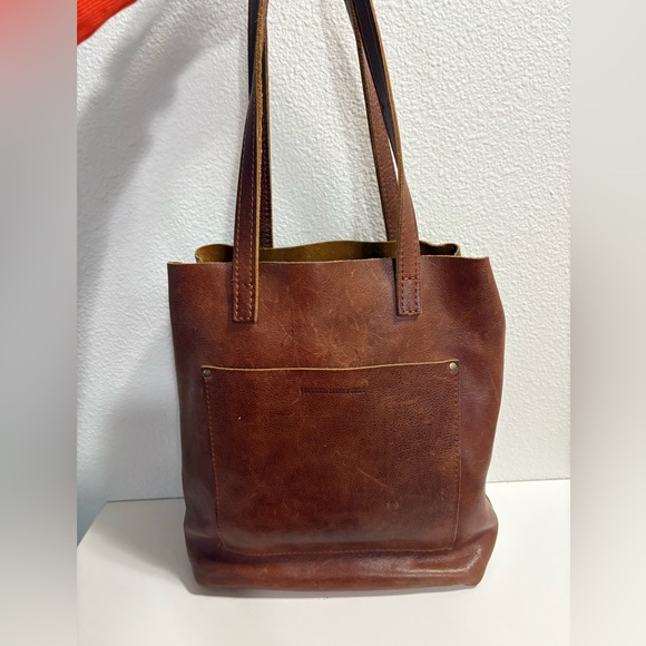 Elegant Brown Leather Tote - Picture 1 of 4